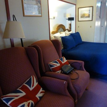 Featherbed Railroad - Inside the Celebrations Caboose. - Bed & Breakfast Near Me - Upper Lake, California