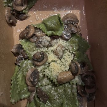Luna Trattoria - Mushroom ravioli - Italian Near Me - Mendocino, California Luna Trattoria - Mushroom ravioli - Italian Near Me - Mendocino, California