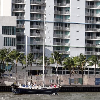 Brickell Park - Boats of all kinds sail by the park. - Landmarks & Historical Buildings Near Me - Miami, Florida