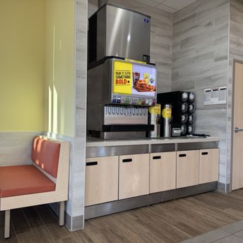 Bojangles - Clean beverage station - Fast Food Near Me - Memphis, Tennessee