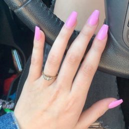 Hollywood Nails