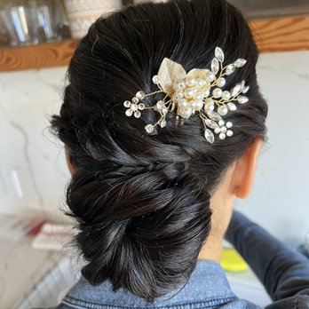 Mari Marry - Makeup Artists Near Me