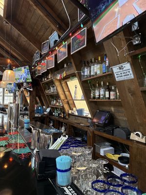 Lenny's Hideaway by null