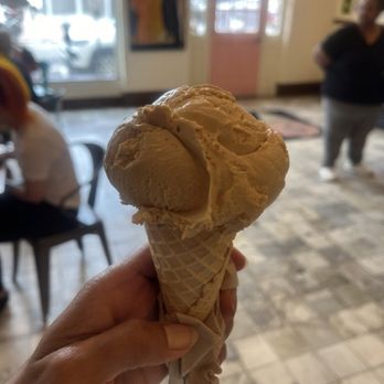 The Parlour - Salted butter caramel - Ice Cream & Frozen Yogurt Near Me - Durham, North Carolina The Parlour - Salted butter caramel - Ice Cream & Frozen Yogurt Near Me - Durham, North Carolina