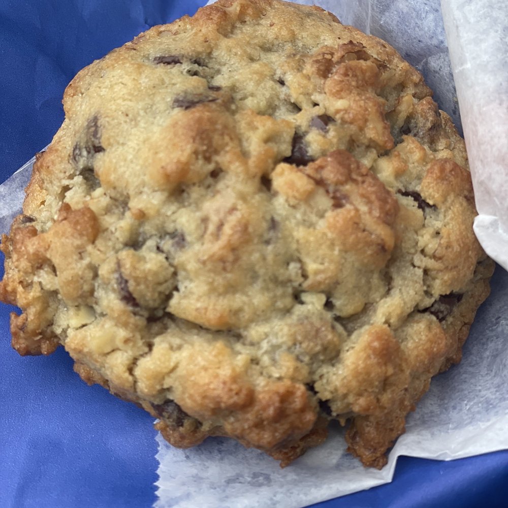 Levain Bakery - Chocolate Chip Walnut - Bakeries Near Me - New York, New York Levain Bakery - Chocolate Chip Walnut - Bakeries Near Me - New York, New York