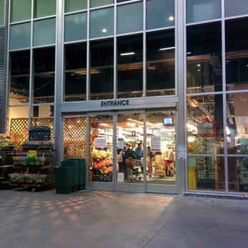 Berkeley Bowl West - Outside. Storefront entrance. Plenty of free parking adjacent and nearby. - Cafes Near Me - Berkeley, California Berkeley Bowl West - Outside. Storefront entrance. Plenty of free parking adjacent and nearby. - Cafes Near Me - Berkeley, California