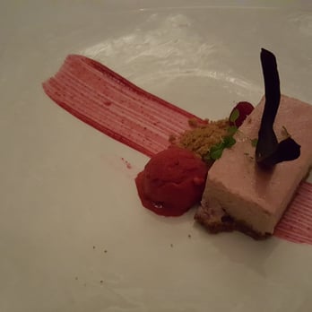 Sassafraz - Raspberry cheesecake - French Near Me - Toronto, Ontario Sassafraz - Raspberry cheesecake - French Near Me - Toronto, Ontario
