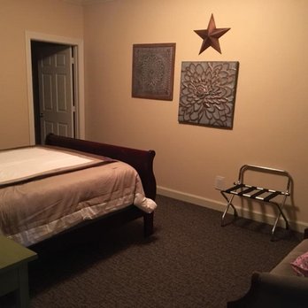 Southern Comfort Suites - Private queen sized bed room (from door) - Hotels Near Me - Mayfield, Kentucky Southern Comfort Suites - Private queen sized bed room (from door) - Hotels Near Me - Mayfield, Kentucky