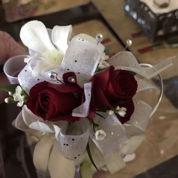 Garaventa's Florist - The Prom Corsage from Garaventas Florist - Florists Near Me - Napa, California Garaventa's Florist - The Prom Corsage from Garaventas Florist - Florists Near Me - Napa, California