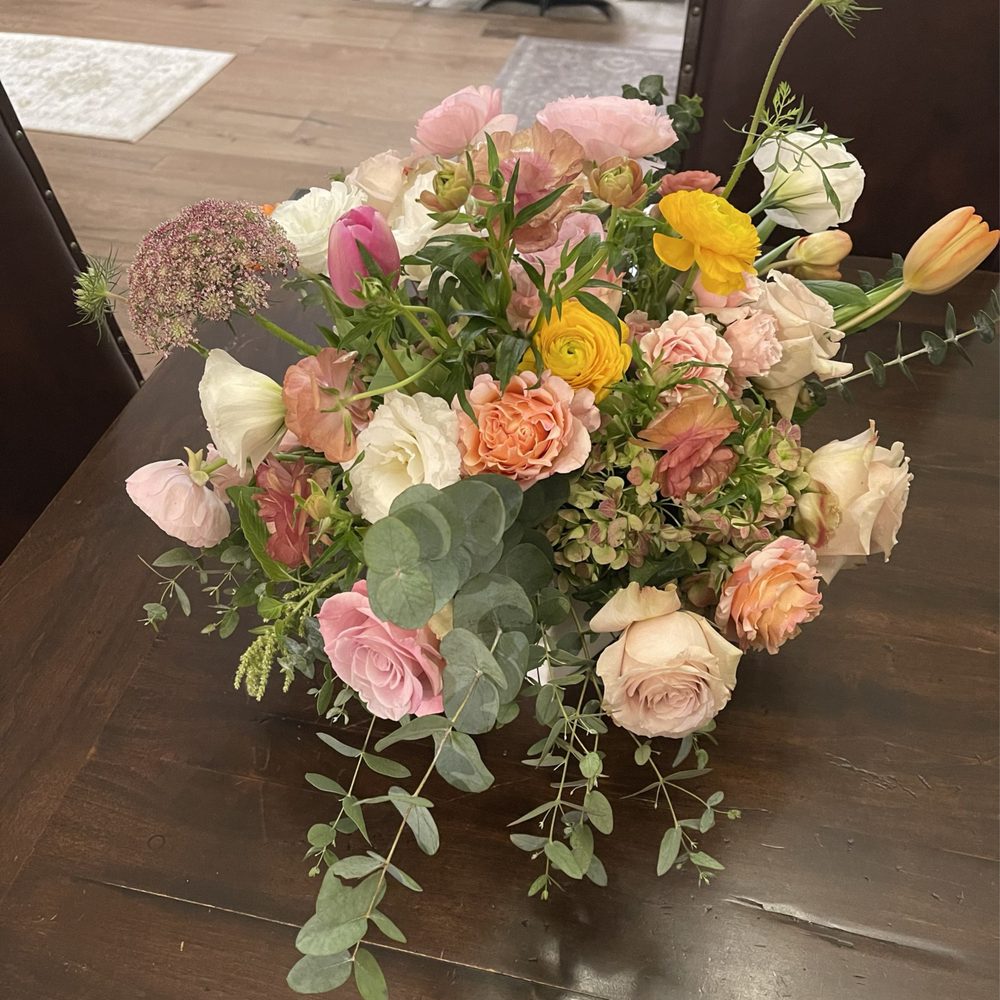 French Buckets - My mom's birthday arrangement from French Buckets - beautiful, elegant, and so fresh! Thank you! - Florists Near Me - Newport Beach, California