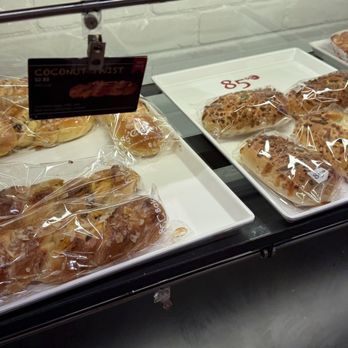 85°C Bakery Cafe-Bellevue - Bakeries Near Me - Bellevue, Washington