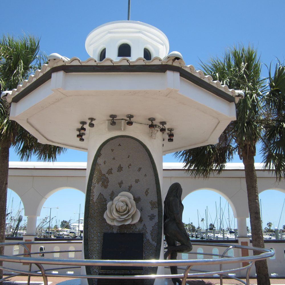 Selena Memorial Statue - Landmarks & Historical Buildings Near Me - Corpus Christi, Texas Selena Memorial Statue - Landmarks & Historical Buildings Near Me - Corpus Christi, Texas