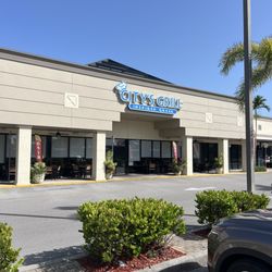 Thee City’s Grill - Outside parking lot view