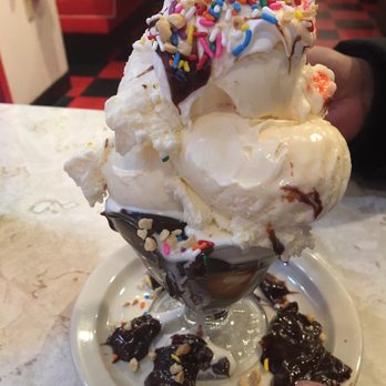 Mel's Hard Luck Diner - This is only two scoops.... be sure to check the size of your order - Diners Near Me - Branson, Missouri Mel's Hard Luck Diner - This is only two scoops.... be sure to check the size of your order - Diners Near Me - Branson, Missouri