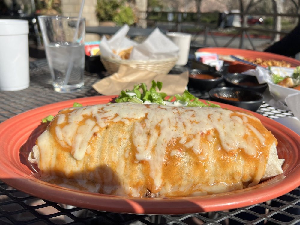 Vientos Mexican Grill Logo