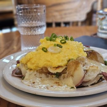 Adams Mountain Cafe - New American Near Me - Manitou Springs, Colorado