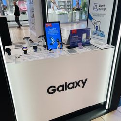 Samsung Experience Store - Samsung