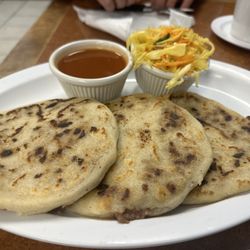 Las Cabañas - Mixta Pupusa