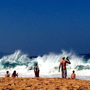 Haleiwa Beach Park - Wipeout! - Parks Near Me - Haleiwa, Hawaii