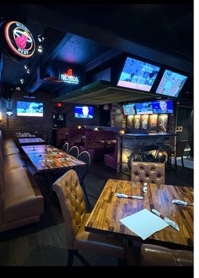 Old Tom's Sports Bar Kendall by null
