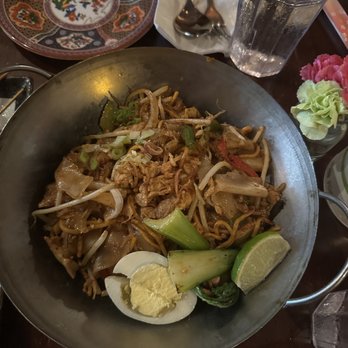 Laut - Thai Near Me - New York, New York Laut - Thai Near Me - New York, New York