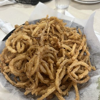 Benny's Café - Shredded Onion Rings- absolutely terrible - New American Near Me - Milwaukee, Wisconsin
