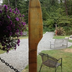 Darwin's Cafe - Giant knife!