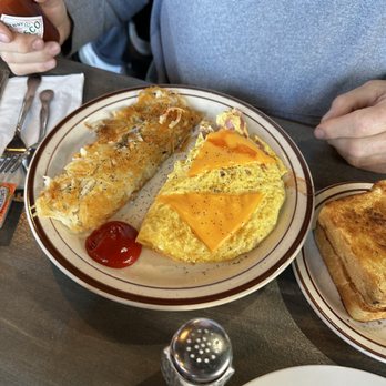 Tater's Cafe - Omelette - Breakfast & Brunch Near Me - Dallas, Oregon