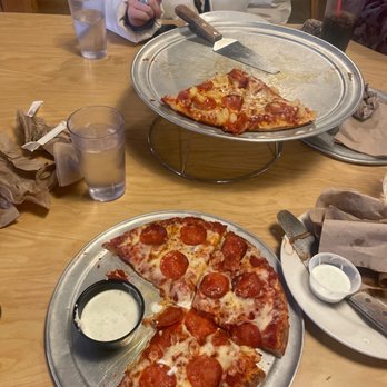 Pizza Place - 10" and 14" pizza - Pizza Near Me - Tropic, Utah Pizza Place - 10" and 14" pizza - Pizza Near Me - Tropic, Utah