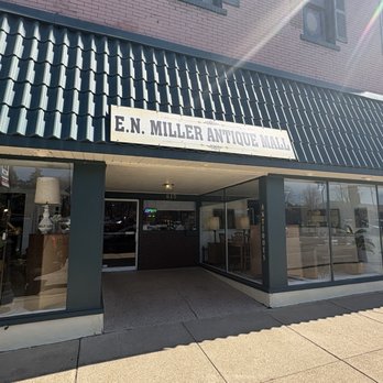 E.N. Miller Antique Mall's - Front entrance - Antiques Near Me - Verona, Pennsylvania E.N. Miller Antique Mall's - Front entrance - Antiques Near Me - Verona, Pennsylvania
