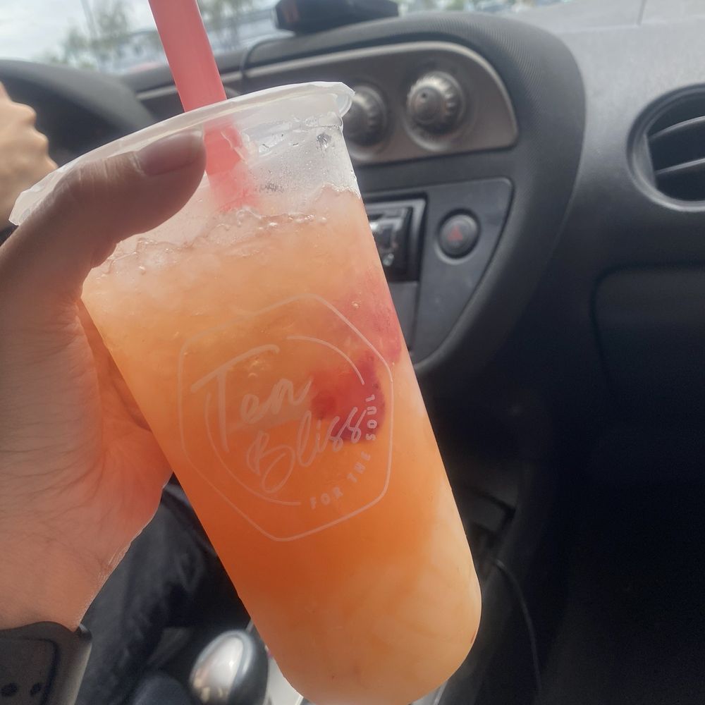 Tea Bliss - Lychee strawberry lemonade tea - Bubble Tea Near Me - Chandler, Arizona Tea Bliss - Lychee strawberry lemonade tea - Bubble Tea Near Me - Chandler, Arizona