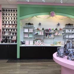 Malley's Chocolates - Atmosphere/items available for purchase