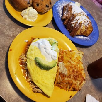 Cajun Kitchen Cafe - Roz omlete, hash browns, blueberry muffins and French toast with bacon!! Delicious - Cajun/Creole Near Me - Lompoc, California