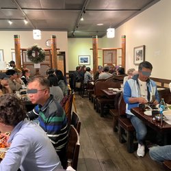 Kobawoo House - Popular place. Had to wait 30 minutes for a table for 6 on a weekday at 6:15pm which is not bad!