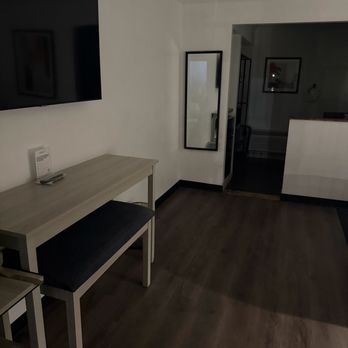 Park Vue Inn - Room flooring - Hotels Near Me - Anaheim, California