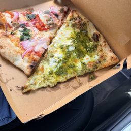 2 slices looks and smells amazing. Taste even better then they look. Nice light crispy white a good under carriage. 2 slices looks and smells amazing. Taste even better then they look. Nice light crispy white a good under carriage.