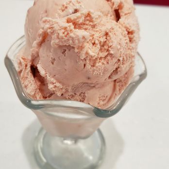 Oberweis Ice Cream and Dairy Store - Strawberry Single Scoop - Ice Cream & Frozen Yogurt Near Me - Bloomington, Illinois Oberweis Ice Cream and Dairy Store - Strawberry Single Scoop - Ice Cream & Frozen Yogurt Near Me - Bloomington, Illinois