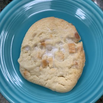 la Madeleine - Seasonal Lemon White Chocolate Chunk Cookie - Bakeries Near Me - San Antonio, Texas
