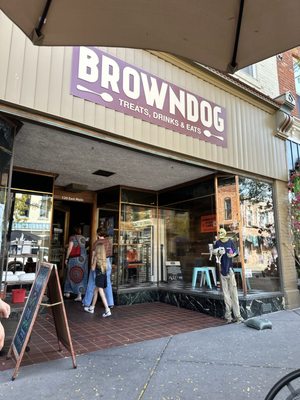 Browndog Barlor & Restaurant by null