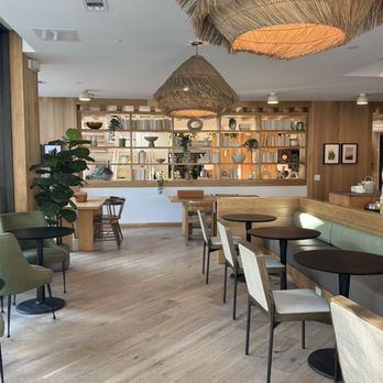 Daydreamer Coffee - Cafes Near Me - Austin, Texas