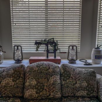 Casey's Barber Shop - Barbers Near Me - Monrovia, California
