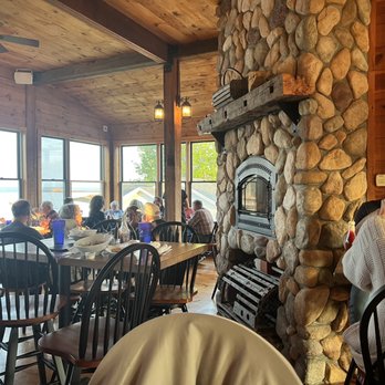 Bunker Seafood and Spirits - Dining room - Seafood Near Me - Birch Harbor, Maine