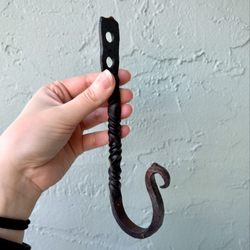 The Guild, Urban Craft & Folk Art School  - Intro to blacksmithing project - hook