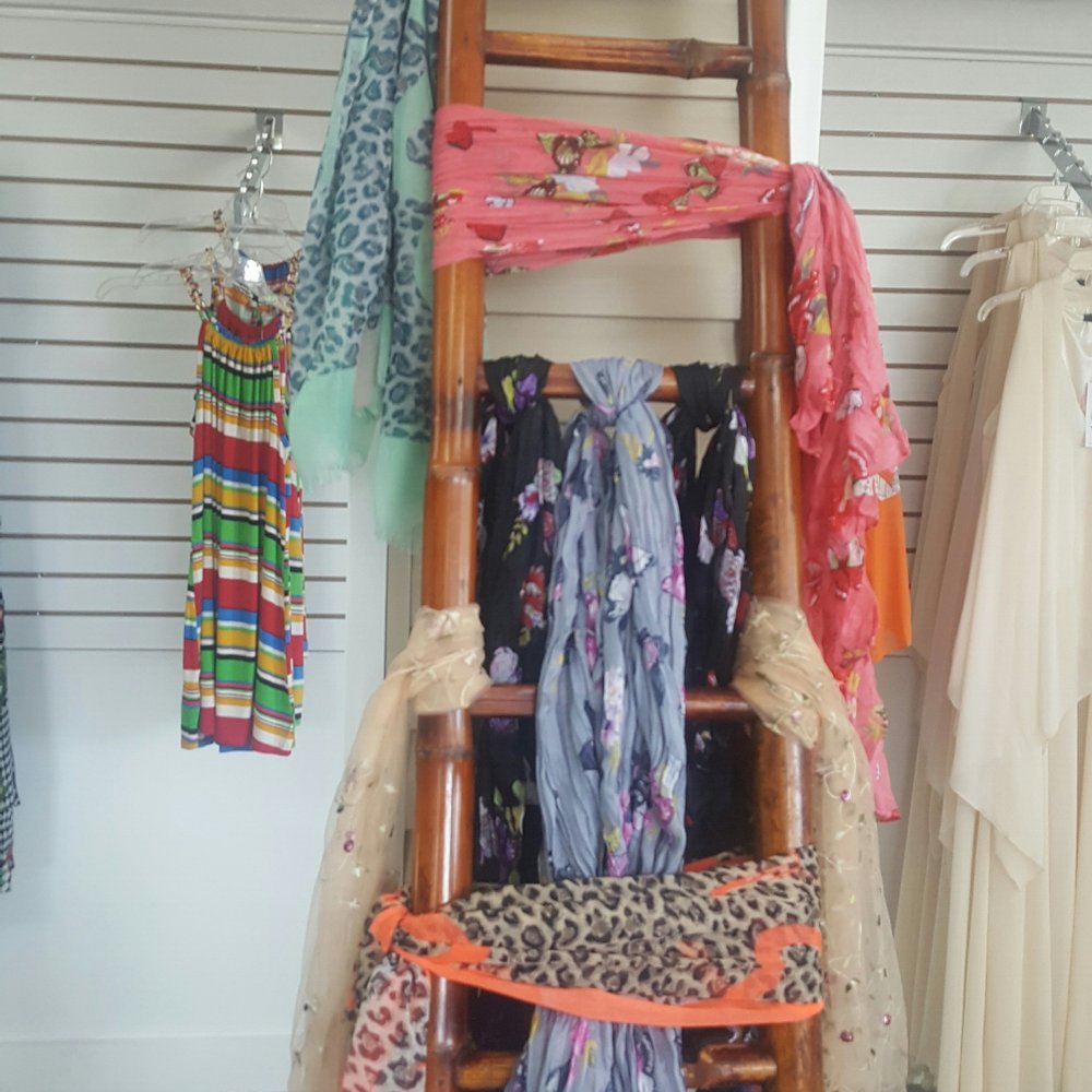 Bella Tu Boutique - How cool is this display? - Used, Vintage & Consignment Near Me - Virginia Beach, Virginia