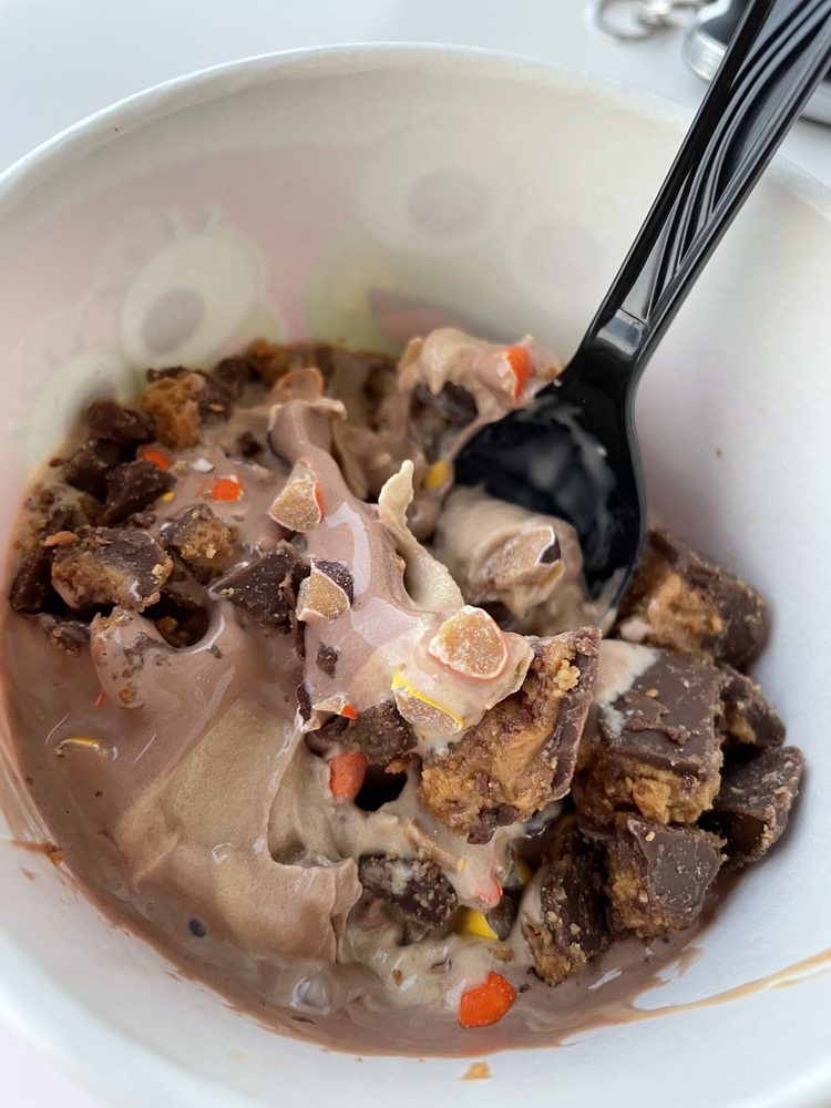 SWEETFROG PREMIUM FROZEN YOGURT Updated October 2024 16 Photos & 31