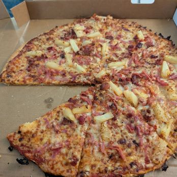 Hungry Howie's Pizza - Should have ham, bacon and pineapple, little to no ham or bacon and just a few small pieces of pineapple! - Pizza Near Me - Myrtle Beach, South Carolina