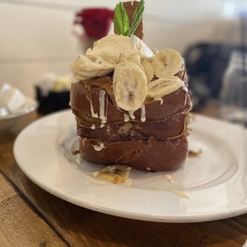 Honeybear Cafe - Cookie Butter & Banana Stuffed French Toast - Breakfast & Brunch Near Me - Chicago, Illinois