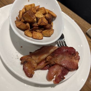 Another Broken Egg Cafe - Yummy thick bacon abd potatoes. - Breakfast & Brunch Near Me - Streetsboro, Ohio Another Broken Egg Cafe - Yummy thick bacon abd potatoes. - Breakfast & Brunch Near Me - Streetsboro, Ohio
