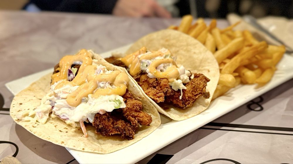 Carmen’s Bistro & Bar - Photo 2