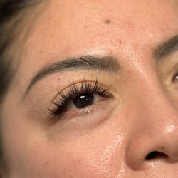 Wet look lashes
